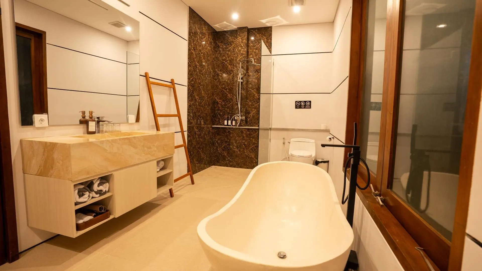 New! 3Bdr Hnrr Villa Umalas Kerobokan  0*, Kerobokan (Bali)