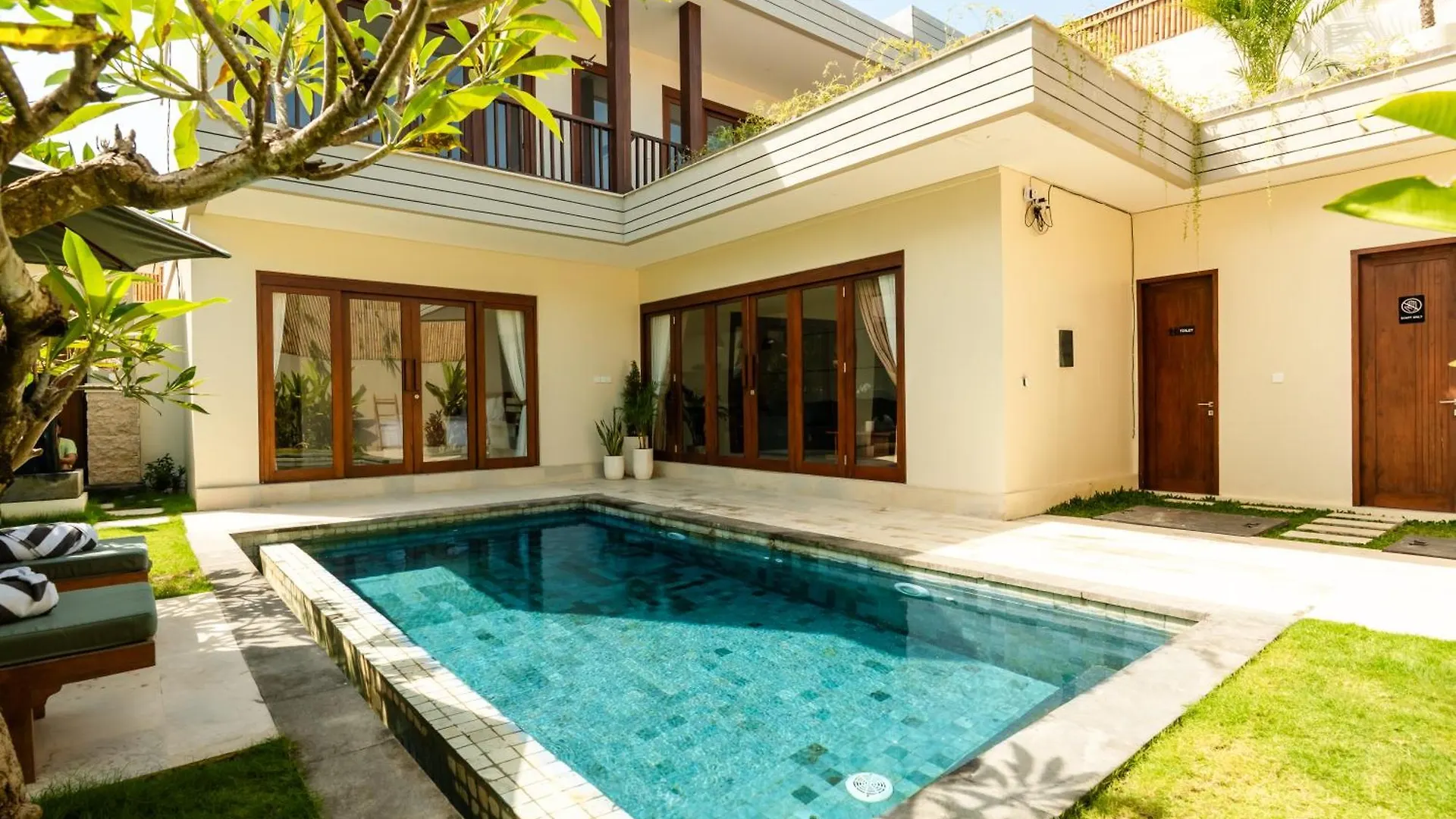 New! 3Bdr Hnrr Villa Umalas contacts